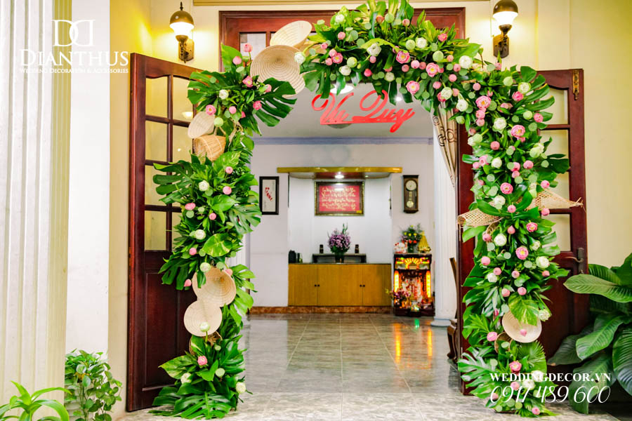 Cổng cưới hoa tươi giá bao nhiêu Cách chọn cổng hoa cưới đẹp nhất